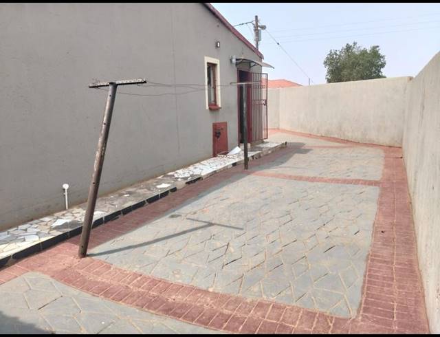 3 BEDROOM HOUSE FOR SALE IN GLEN RIDGE